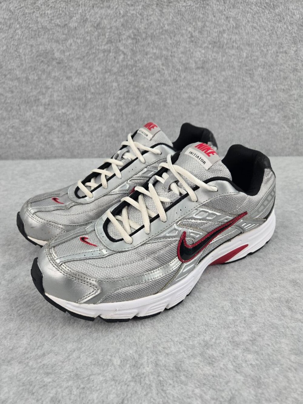 Nike Initiator Shoes Mens 11.5 Metallic Silver Red Sneakers White Black